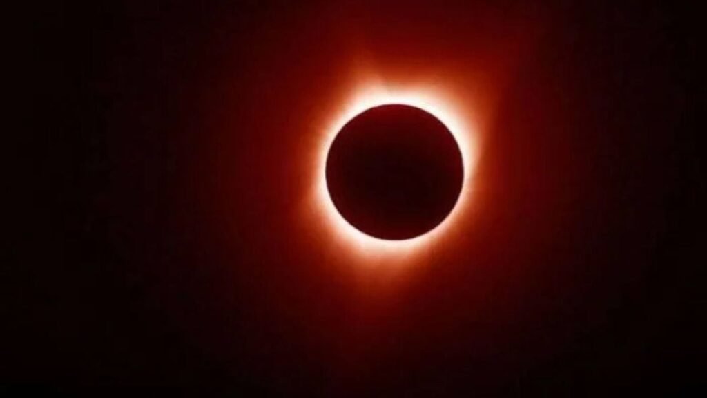 UK solar eclipse to plunge skies into darkness as experts reveal prime viewing spots - The Next Olympian Pakistan